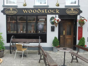  Woodstock Arms  Иништиг